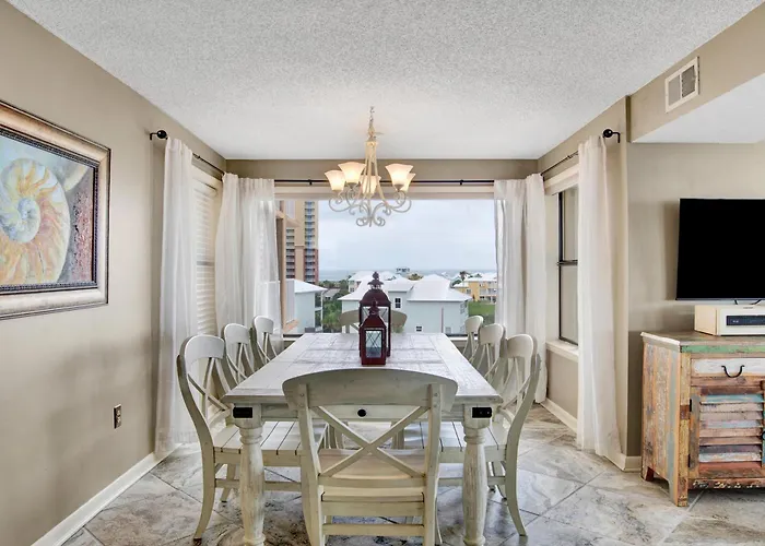 Apartment Compass Point #502 *