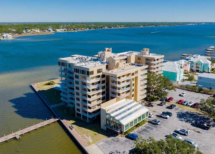 Apartment Compass Point #502