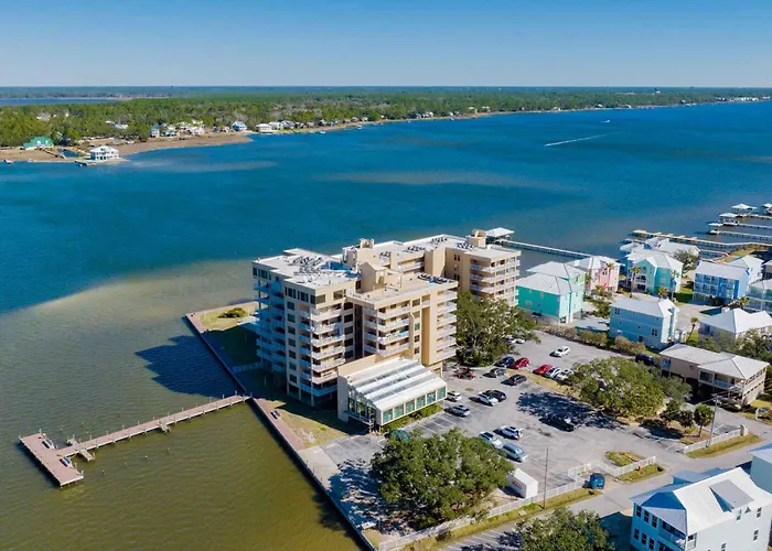 Apartment Compass Point #502