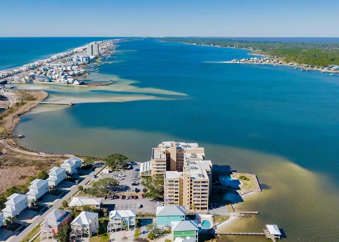 Apartment Compass Point #502